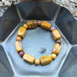 NIB Kennedy Range Mookaite Stone Beaded Stretch Bracelet